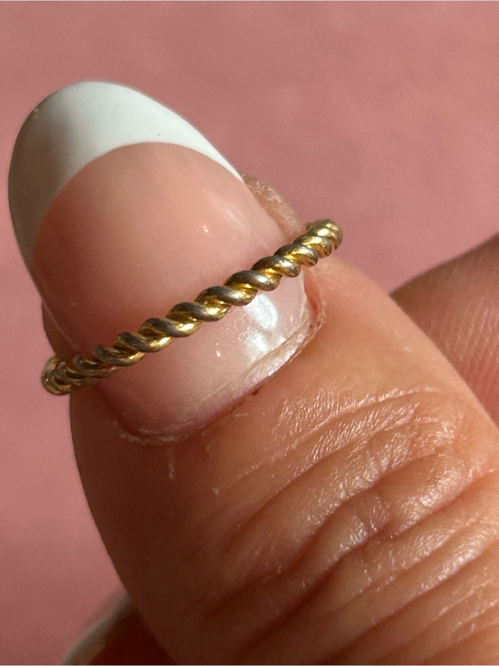 Women’s Vintage Gold Tone Ring. Twisted Rope Band. Size 6.